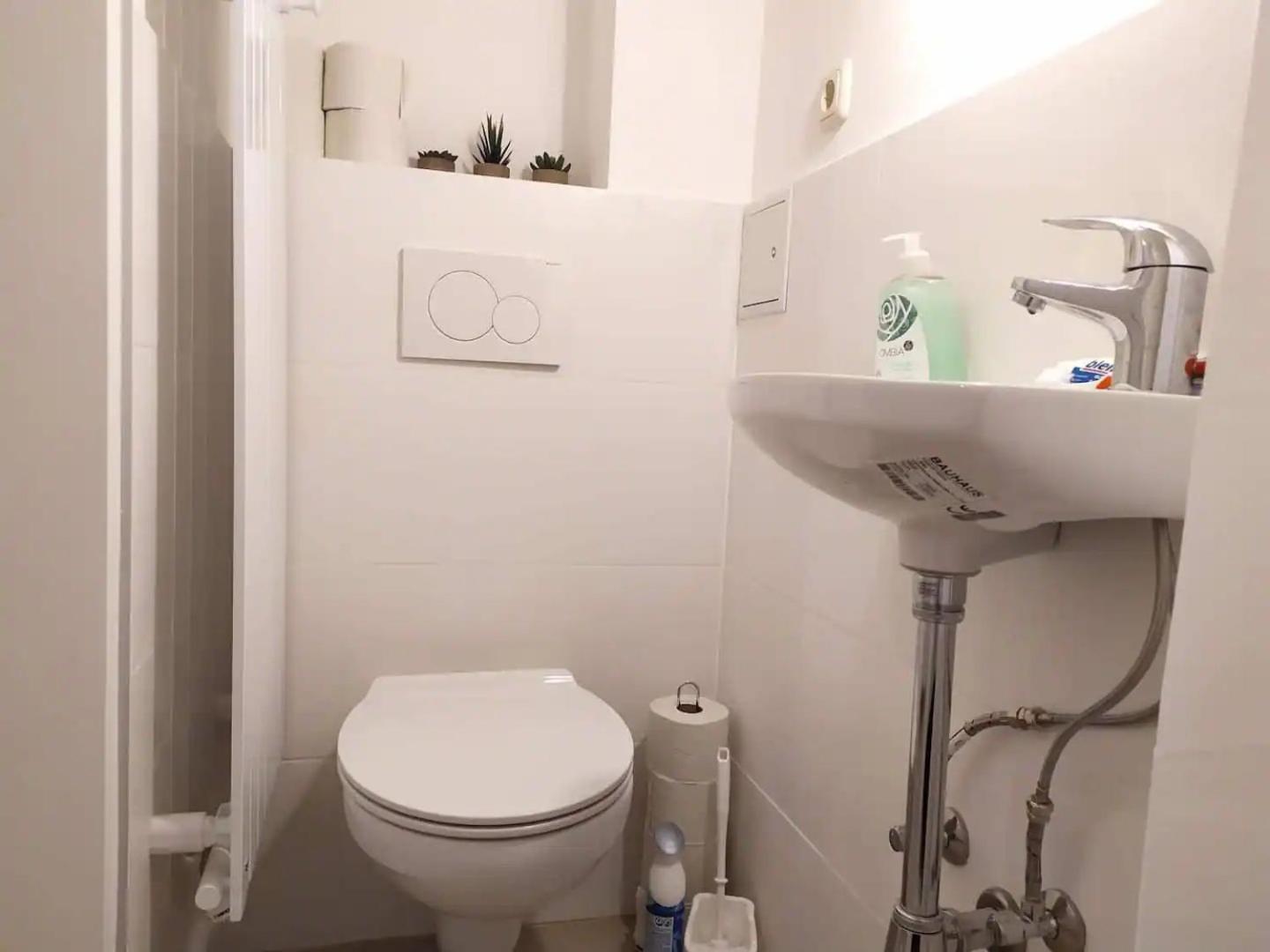 Apartment Perfect Location, 2 Min To Main Station, Long Term Wien